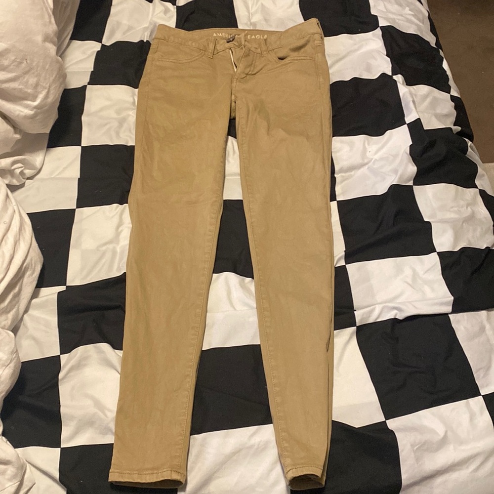 khaki pants